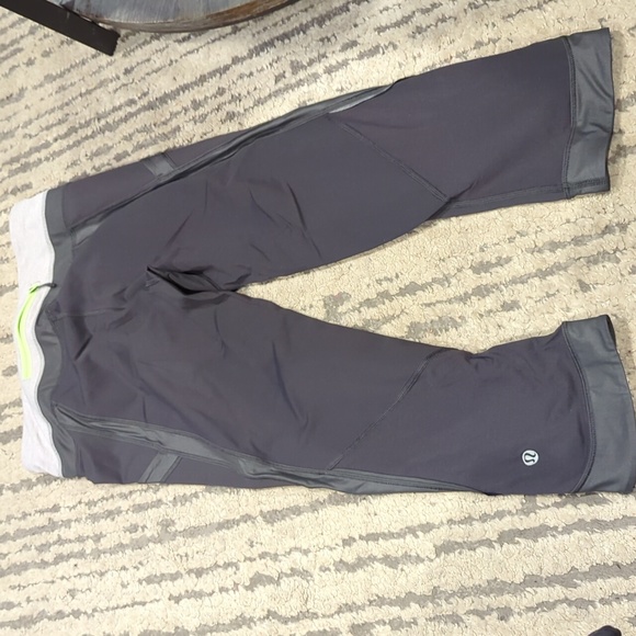 Lululemon Chase Me Crop II Soot / Heathered Medium Grey - Picture 8 of 15